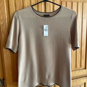 New With Tags Ann Taylor Blouse – Size Medium